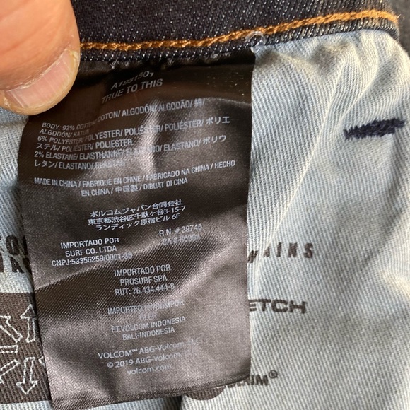 VOLCOM dark blue modern fit slim straight leg stretchy Jeans size 36x 32 - Picture 8 of 14